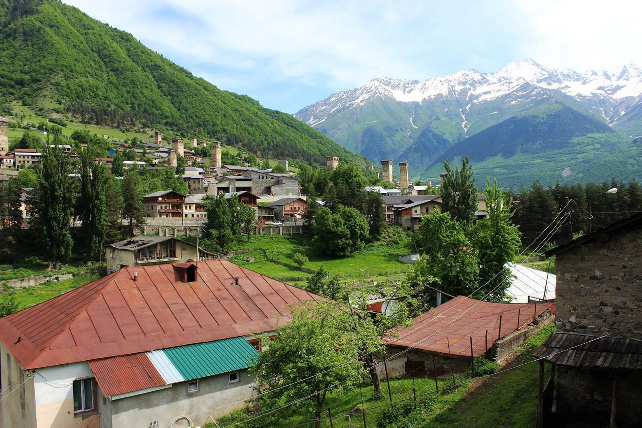 Travel Inn House Mestia • Მოგზაურის Სახლი Bagian luar foto