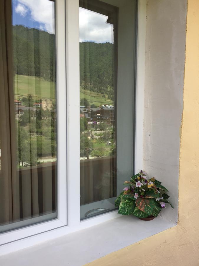 Travel Inn House Mestia • Მოგზაურის Სახლი Bagian luar foto