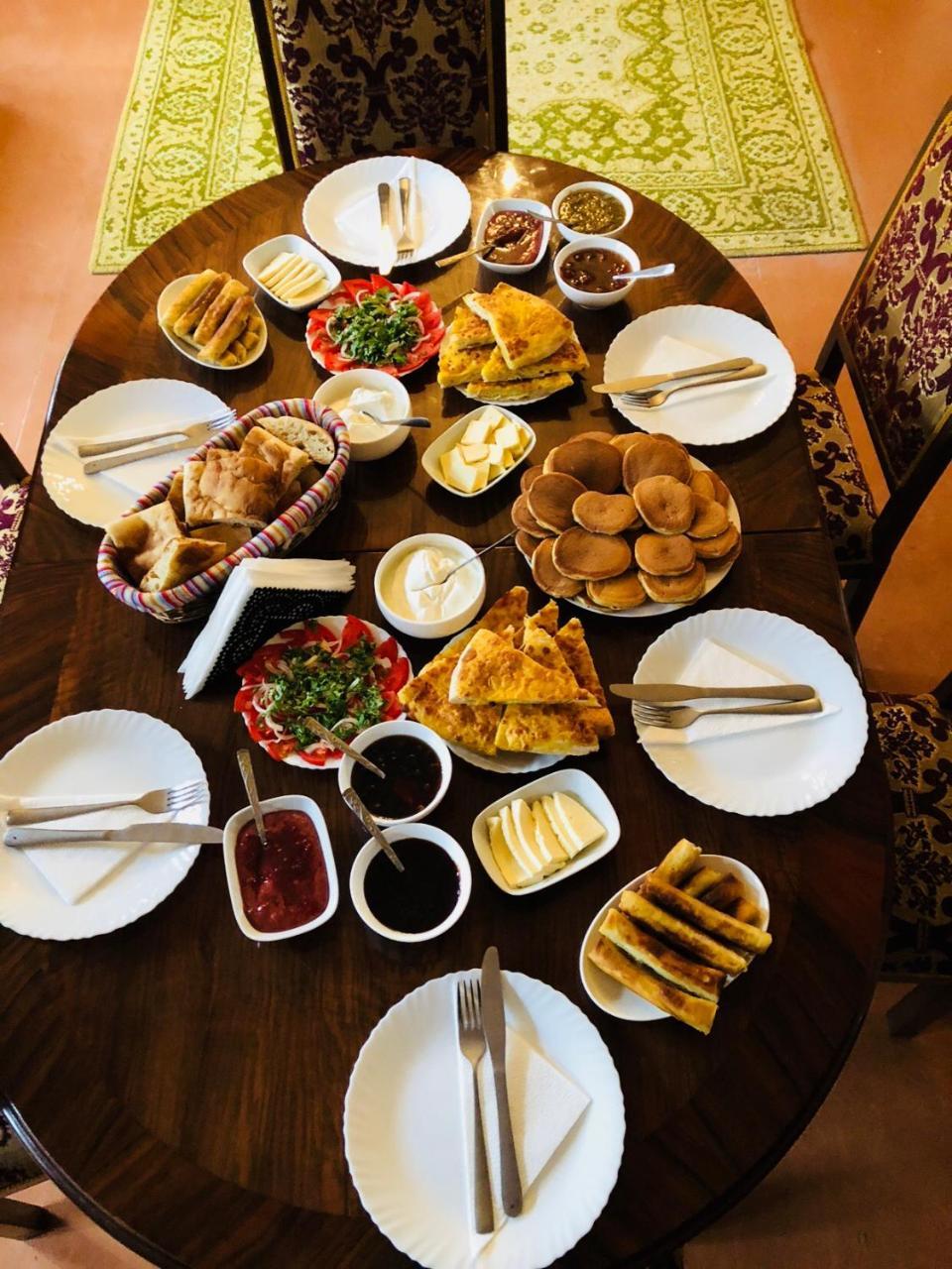 Travel Inn House Mestia • Მოგზაურის Სახლი Bagian luar foto