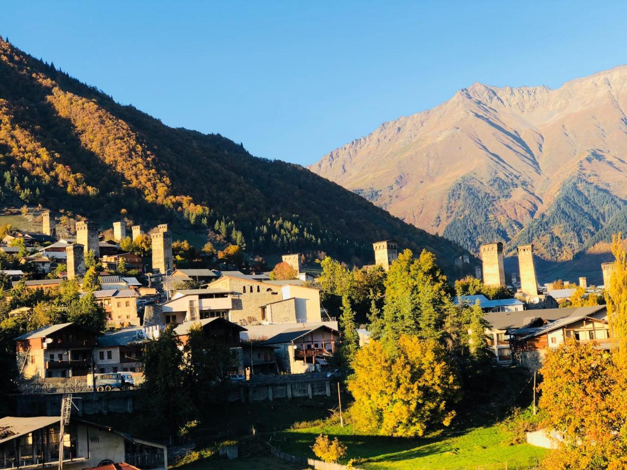 Travel Inn House Mestia • Მოგზაურის Სახლი Bagian luar foto