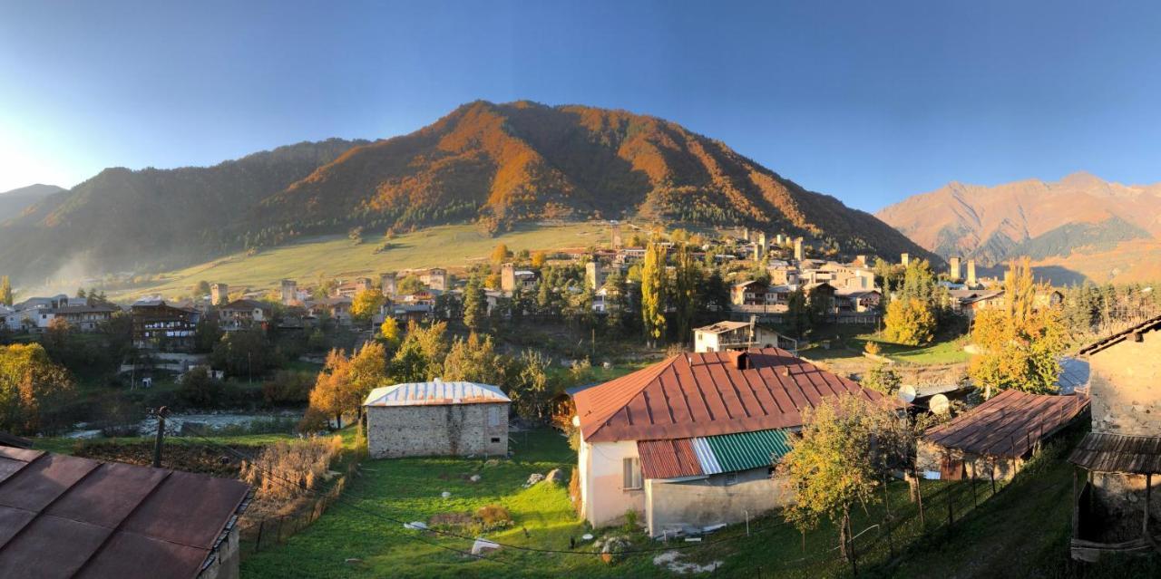 Travel Inn House Mestia • Მოგზაურის Სახლი Bagian luar foto