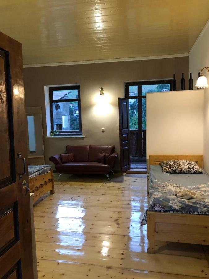 Travel Inn House Mestia • Მოგზაურის Სახლი Bagian luar foto