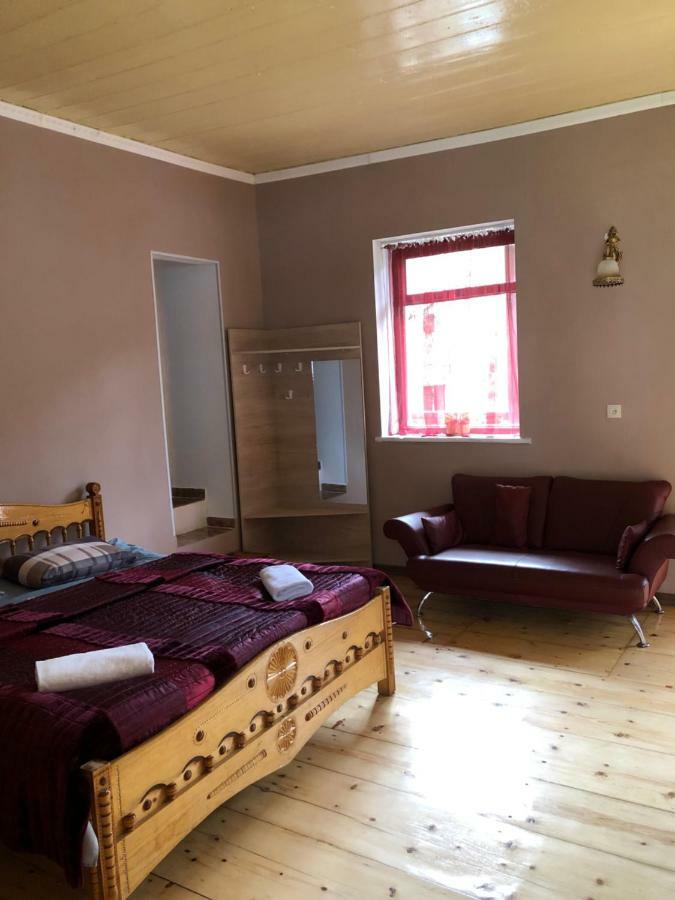 Travel Inn House Mestia • Მოგზაურის Სახლი Bagian luar foto